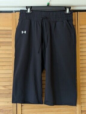 UNDER ARMOUR Allseason Gear Black Capri Pants S